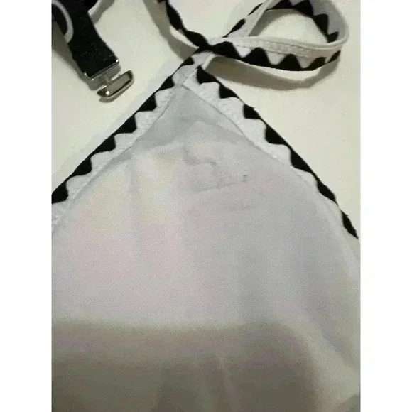 BIKINX Ditsy Floral Adjustable Straps Swimsuit Bikini Top Black White NWT Size L - Picture 8 of 12